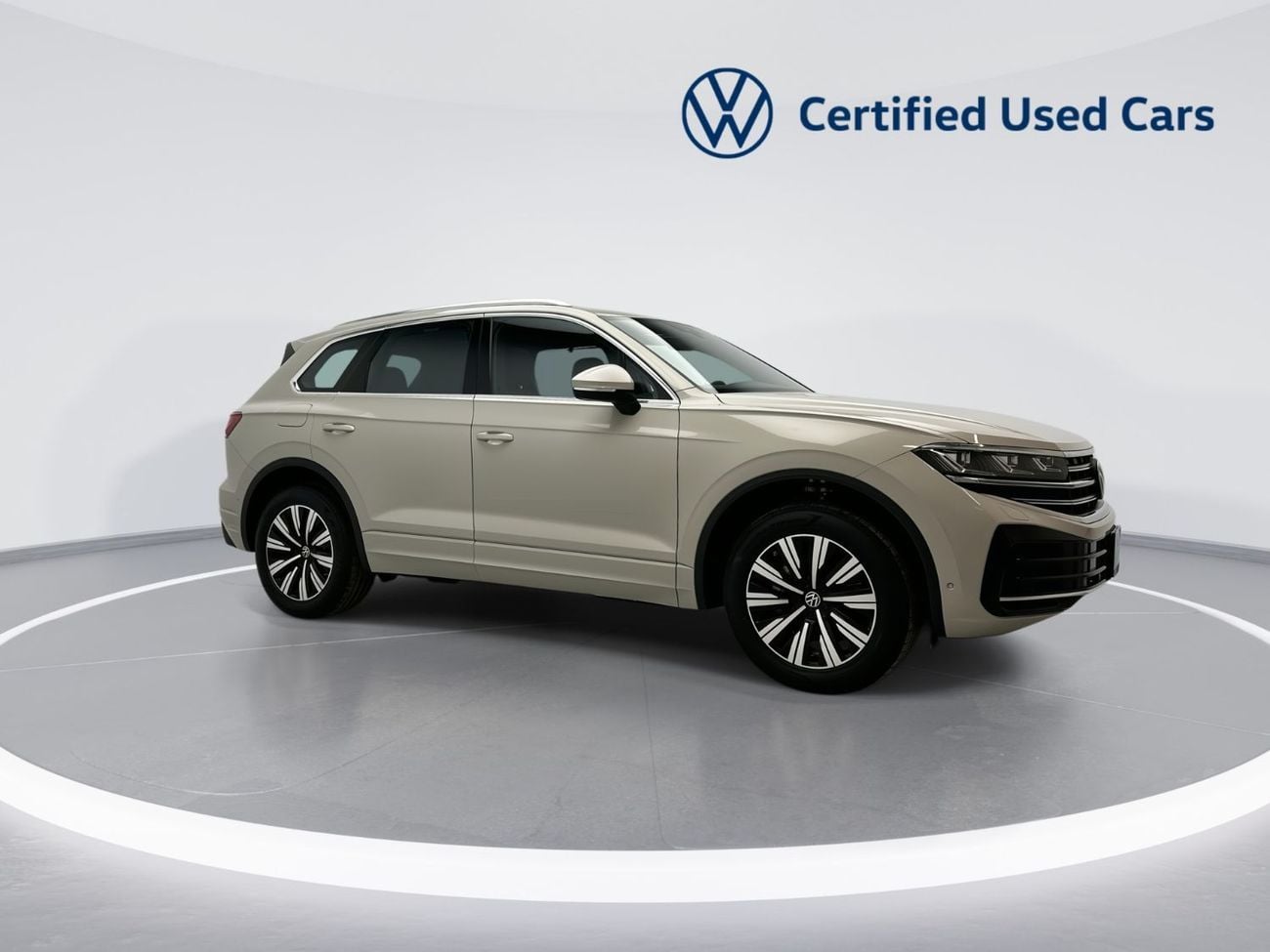 فولكس واجن طوارق ELEGANCE Touareg Elegance+ 3L Tirano| Ex-Demo Car | Luxury 4MOTION SUV | Panoramic Sunroof | IQ.LIGHT HD Matr