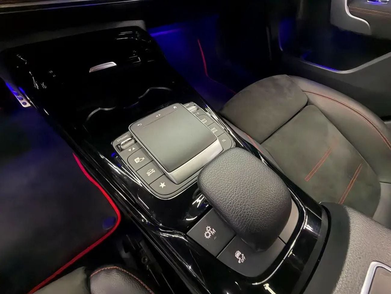 مرسيدس بنز A 35 AMG 4MATIC بريميوم