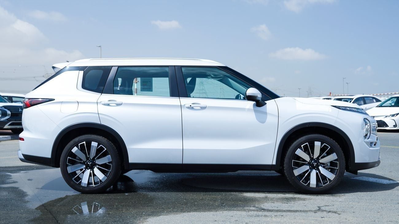 ميتسوبيشي آوتلاندر HIGHLINE ميتسوبيشي أوتلاندر هايب لاين 2026 (G06) – جديد كليًا 2.5 لتر | SUV بـ 7 مقاعد | مواصفات ال