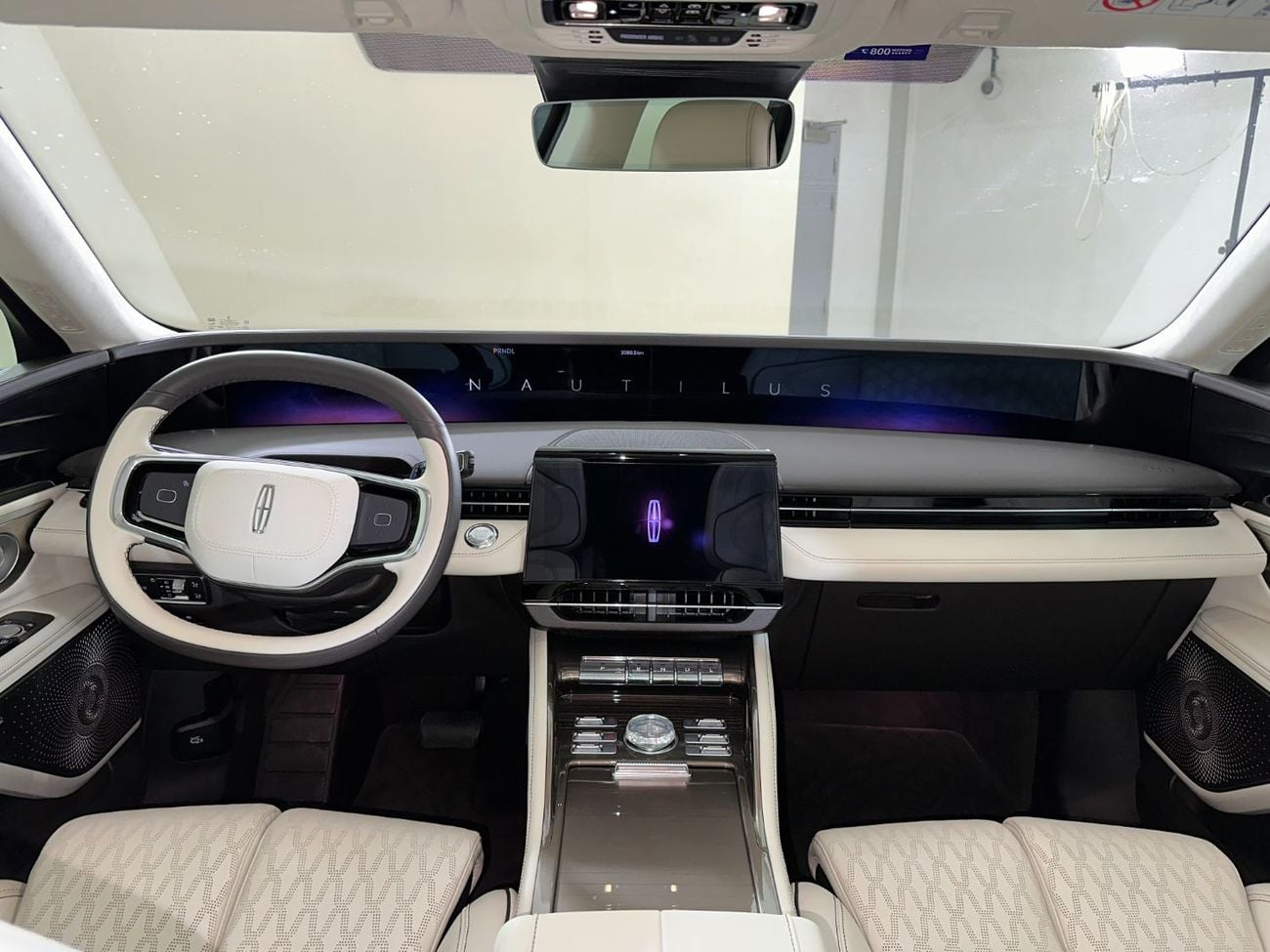 Lincoln Nautilus RESERVE III NU-NAU925H/AL TAYER MOTORS/ AL QOUZ SHOWROOM