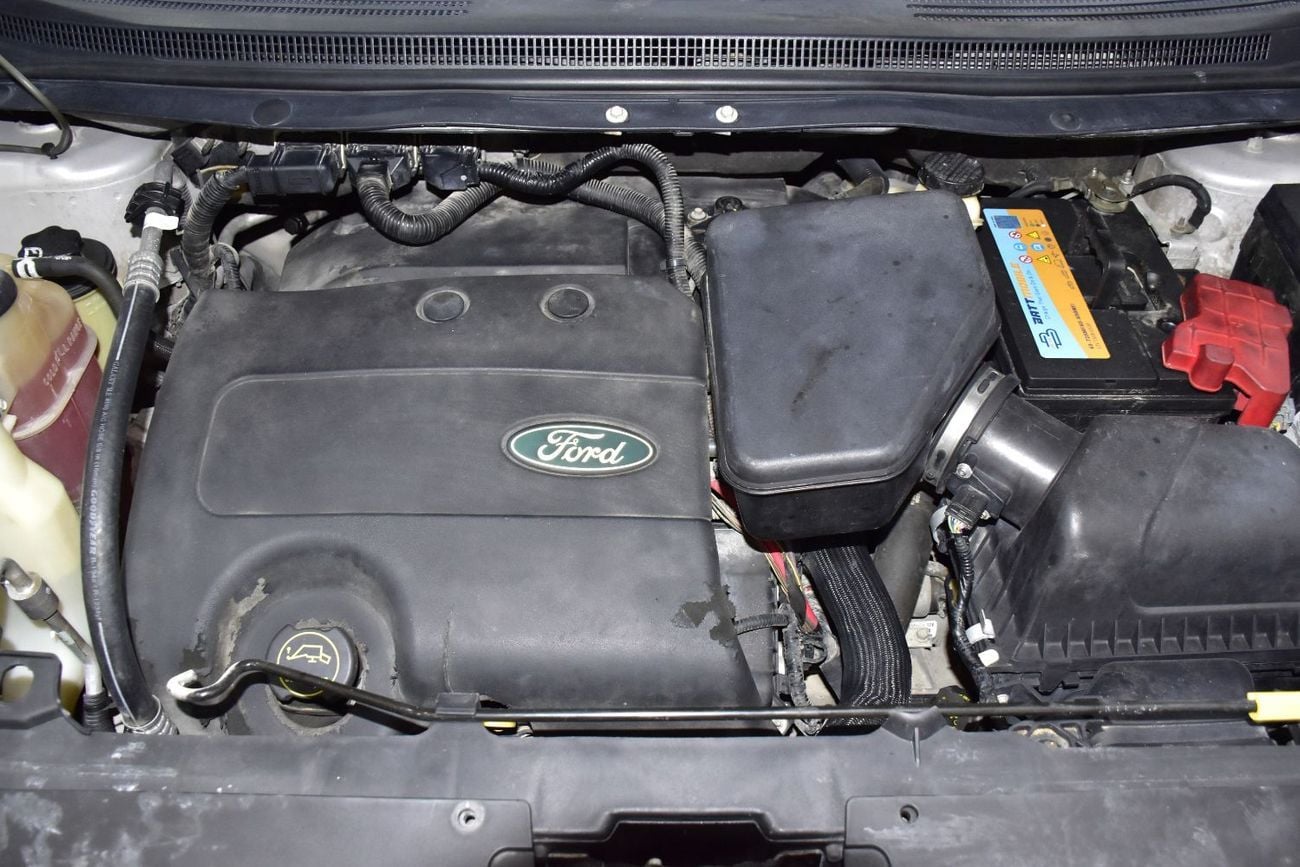 Ford Edge SE EXCELLENT DEAL for our Ford Edge ( 2014 Model ) in Silver Color GCC Specs