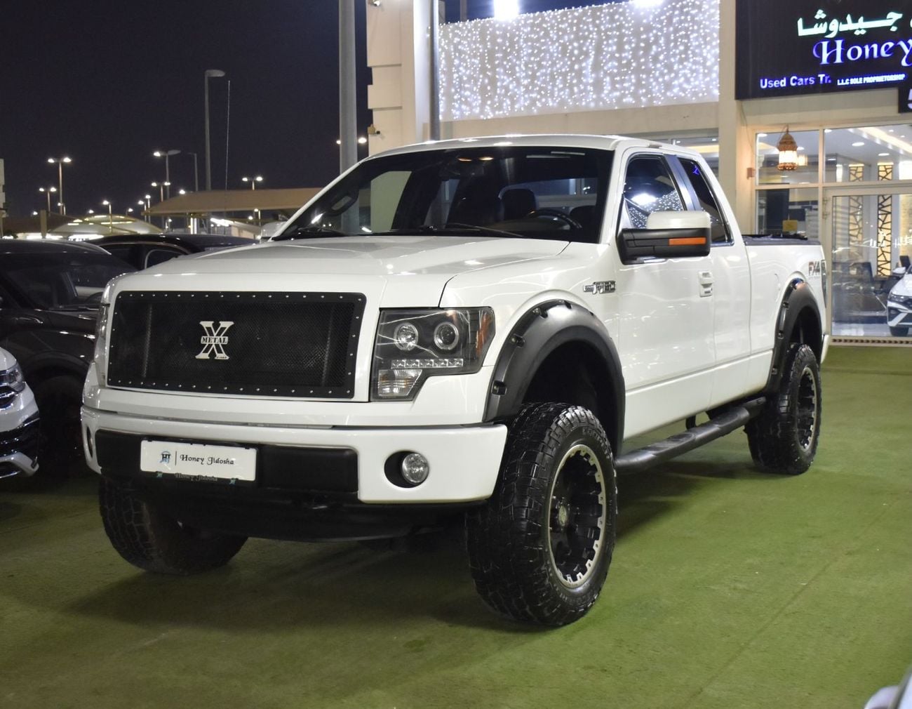 Ford F-150 FX4 SUPER CAB BLACK ALY EXCELLENT DEAL for our Ford F150 FX4 ( 2012 Model ) in White Color GCC Specs