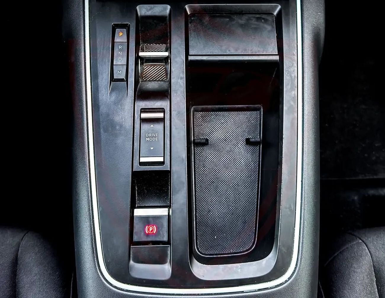 سيتروين C5 أير كروس شاين C5 | 1.6 L | | GCC | Accident-Free | In Excellent Condition | 638 P.M