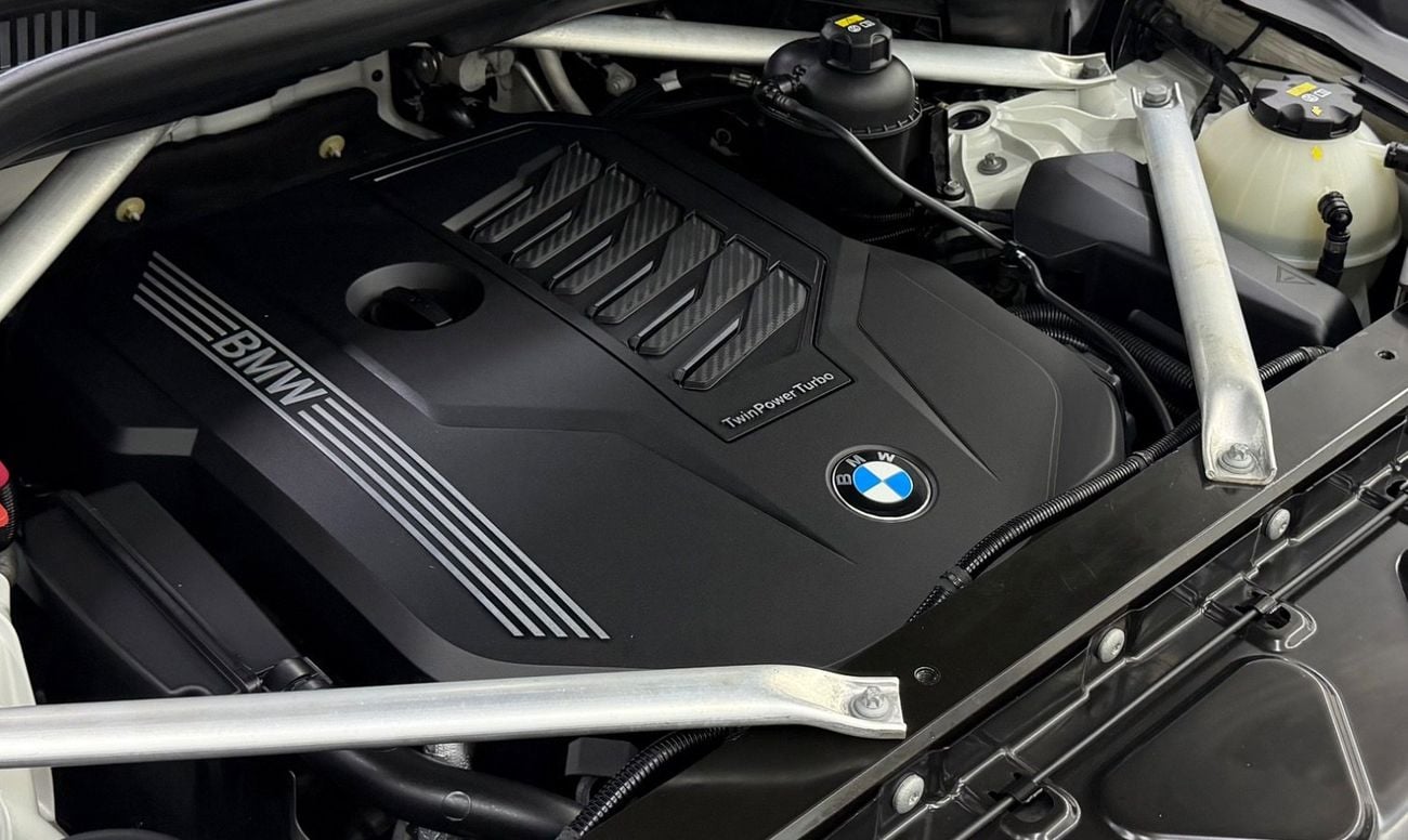 BMW X5 40i M SPORT EXCLUSIVE GCC .. FSH .. M kit .. Perfect Condition .. V6