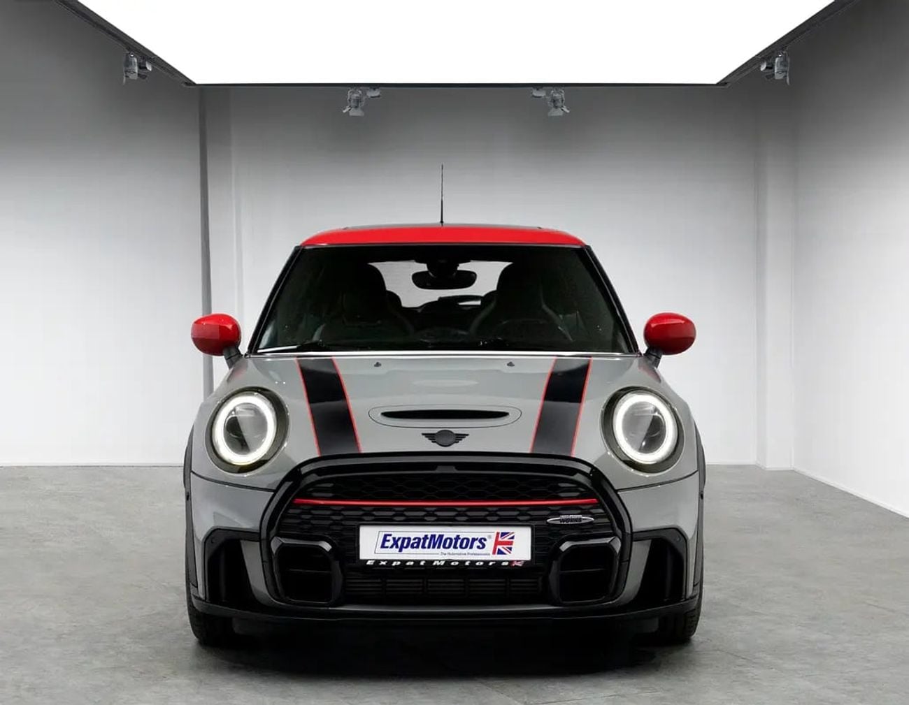 Mini Cooper 0% Down Payment Available • Full Service History • GCC