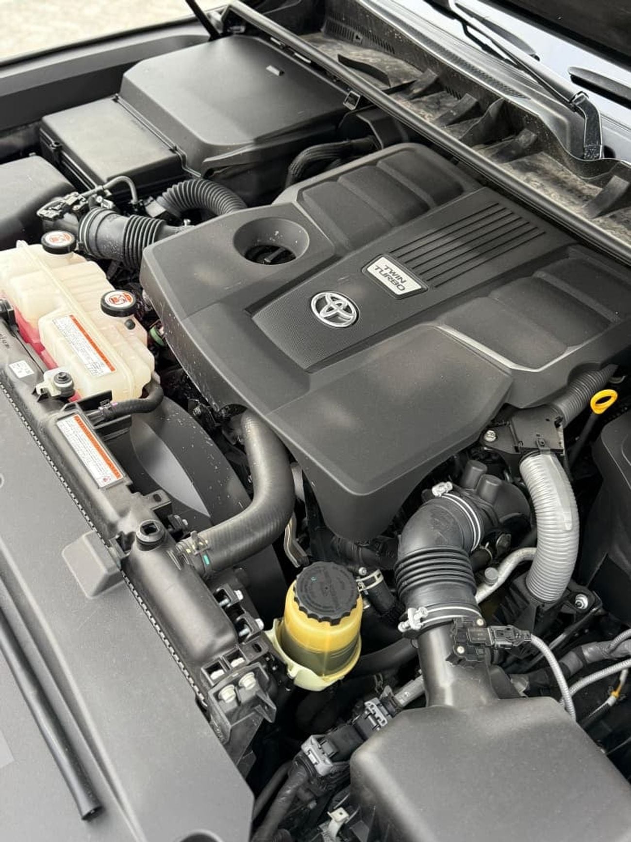 Toyota Land Cruiser VXR 2023 model Twin turbo 3.5L Pull option