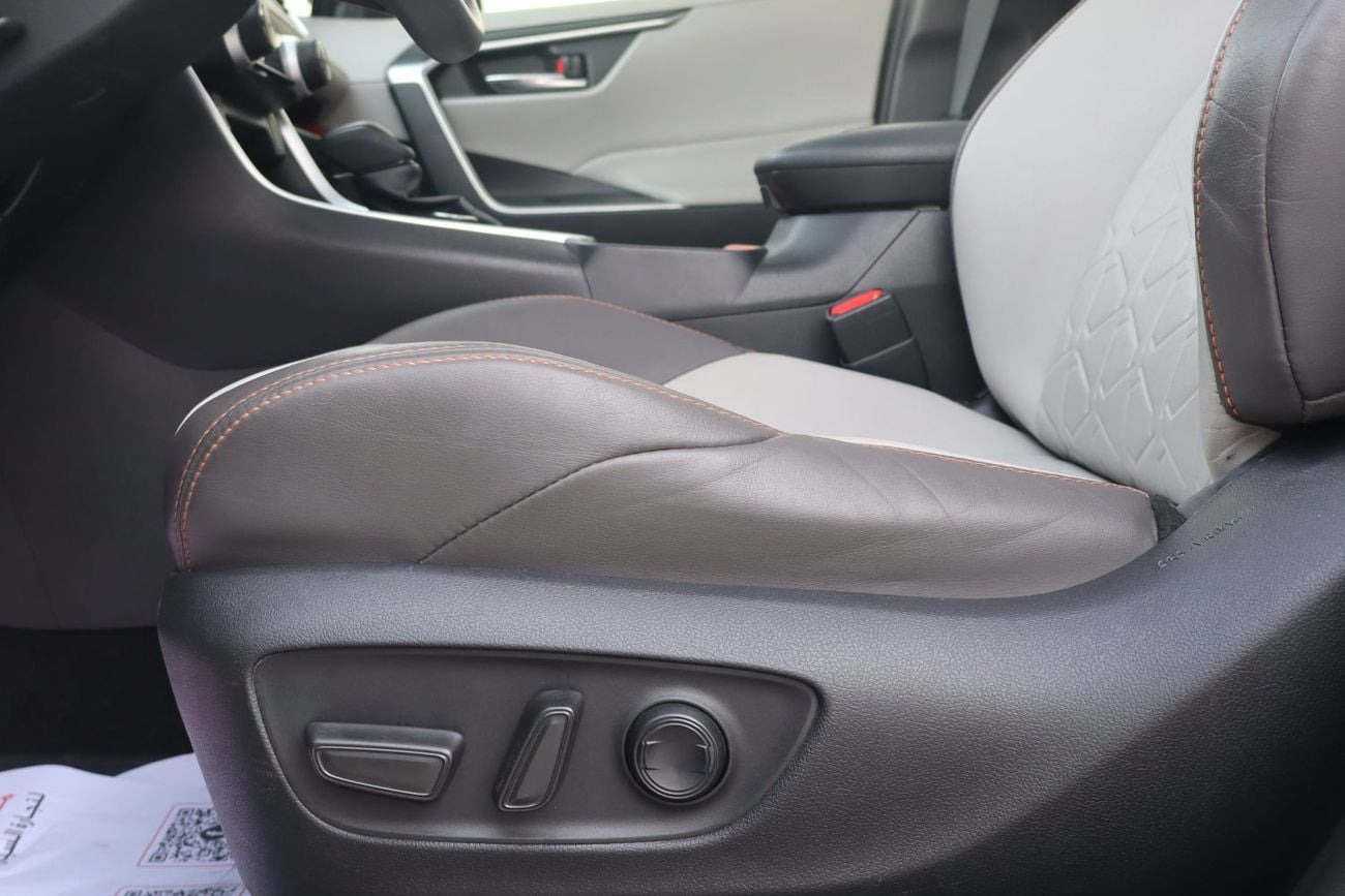 Toyota RAV4 ADVENTURE