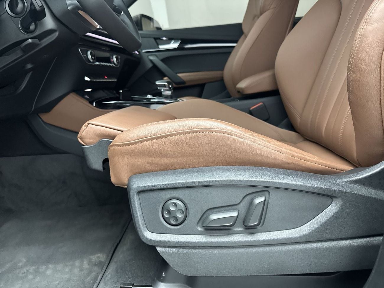 Audi Q5 45 TFSI S-LINE quattro 249hp (Ref# 77723)