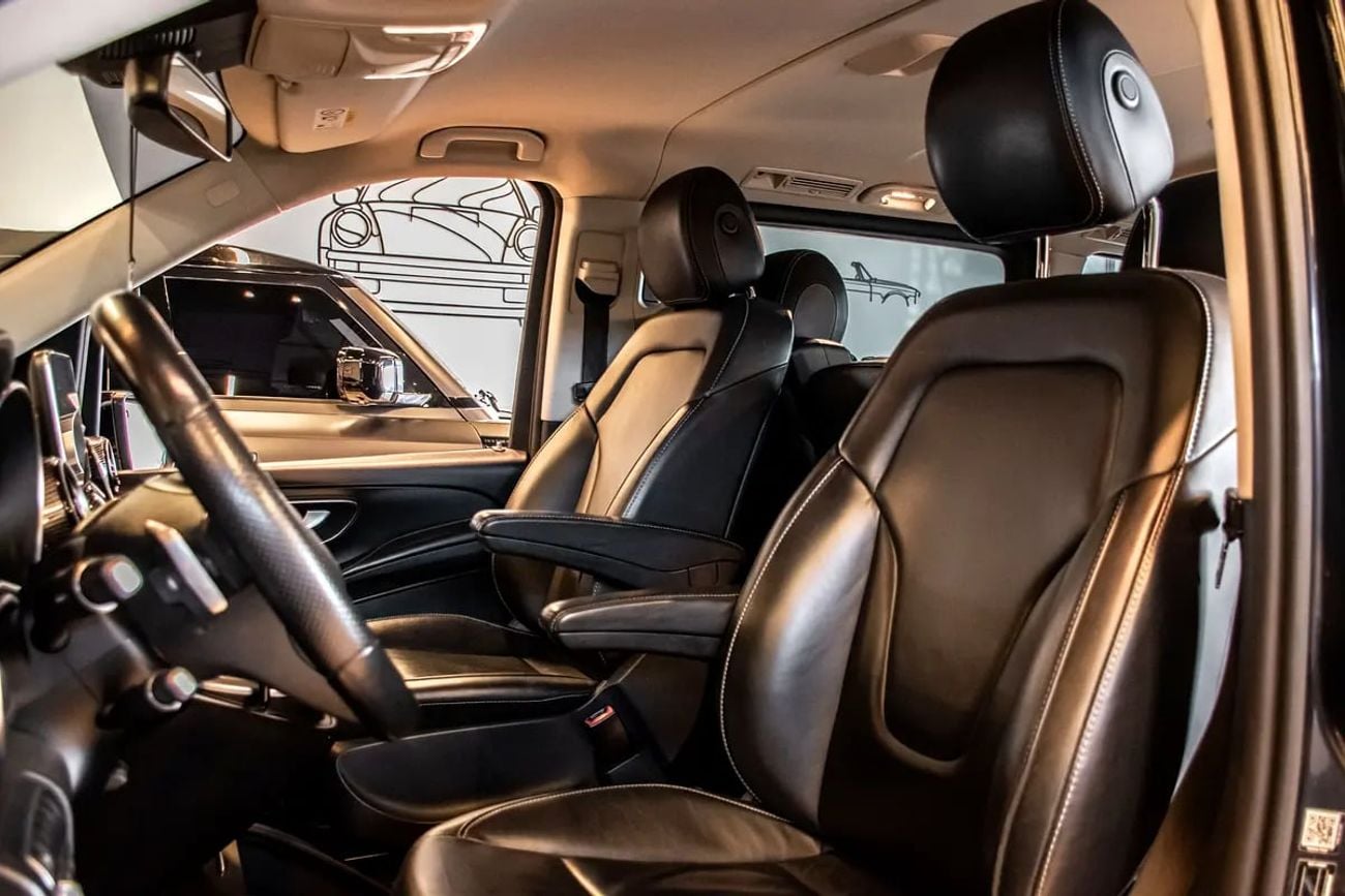 Mercedes Benz V 250 V 250 | GCC | 8-Seater | Luxury • Comfort