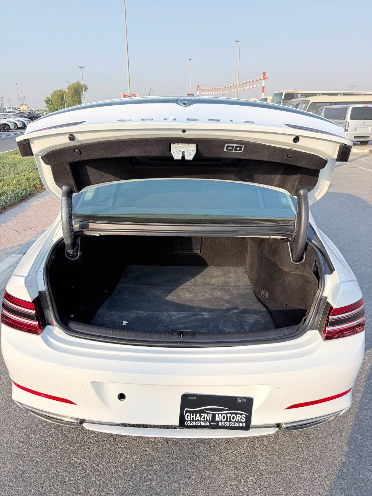 Genesis G80 Premium 2.5L luxury option