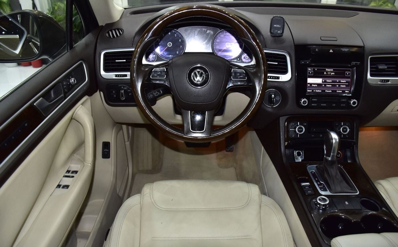 فولكس واجن طوارق SEL EXCELLENT DEAL for our Volkswagen Touareg ( 2015 Model ) in Brown Color GCC Specs