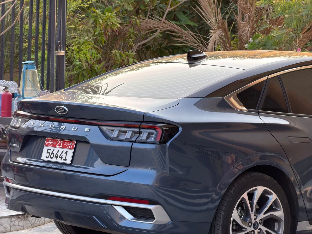 Ford Taurus TITANIUM