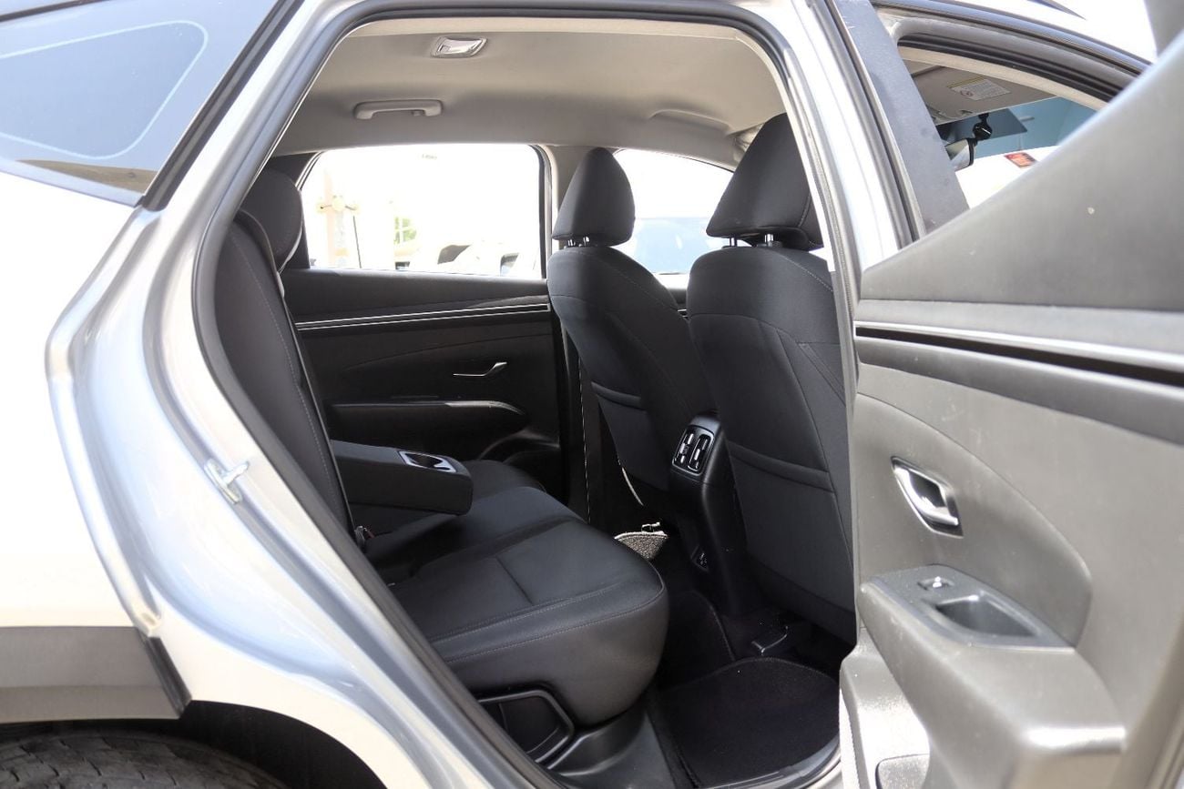 Hyundai Tucson SMART ACCIDENTS FREE - GCC - PERFECT CONDITION INSIDE OUT 2000 CC
