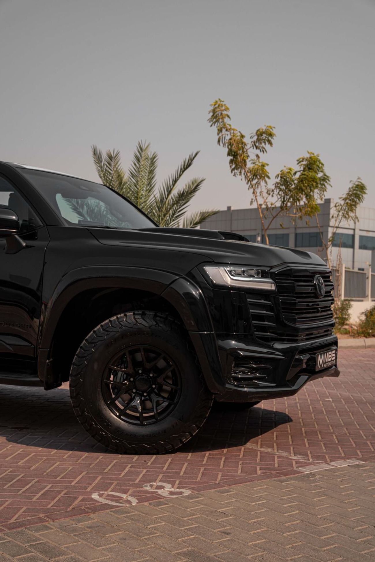 Toyota Land Cruiser VXR WITH MBS AUTOBIOGRAPHY SEAT AND OFFROAD EDITION , ROOF STAR LIGHT