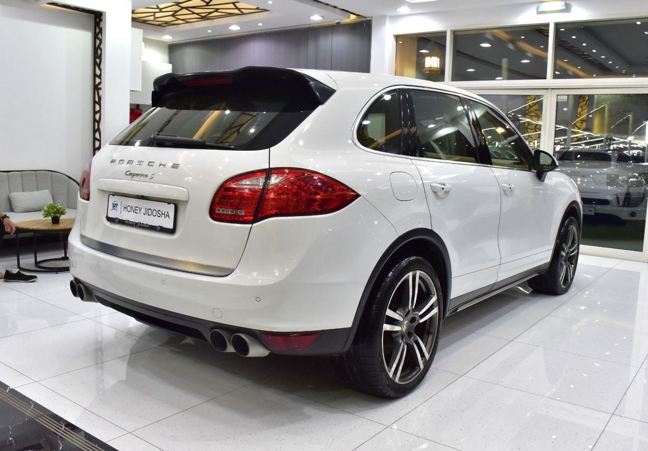 Porsche Cayenne STANDARD EXCELLENT DEAL for our Porsche Cayenne S ( 2014 Model ) in White Color GCC Specs