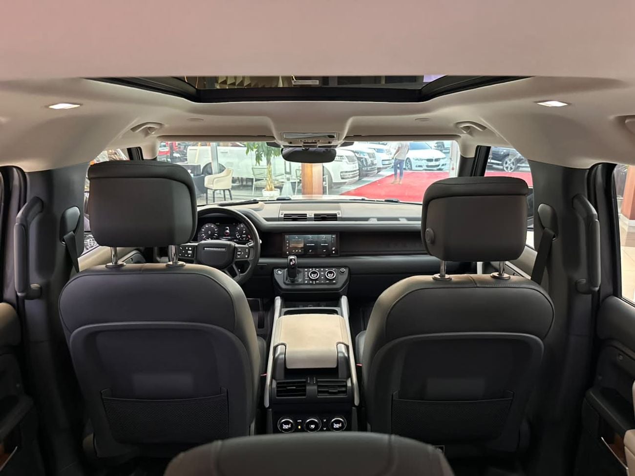 لاند روفر ديفندر P400 SE X Dynamics