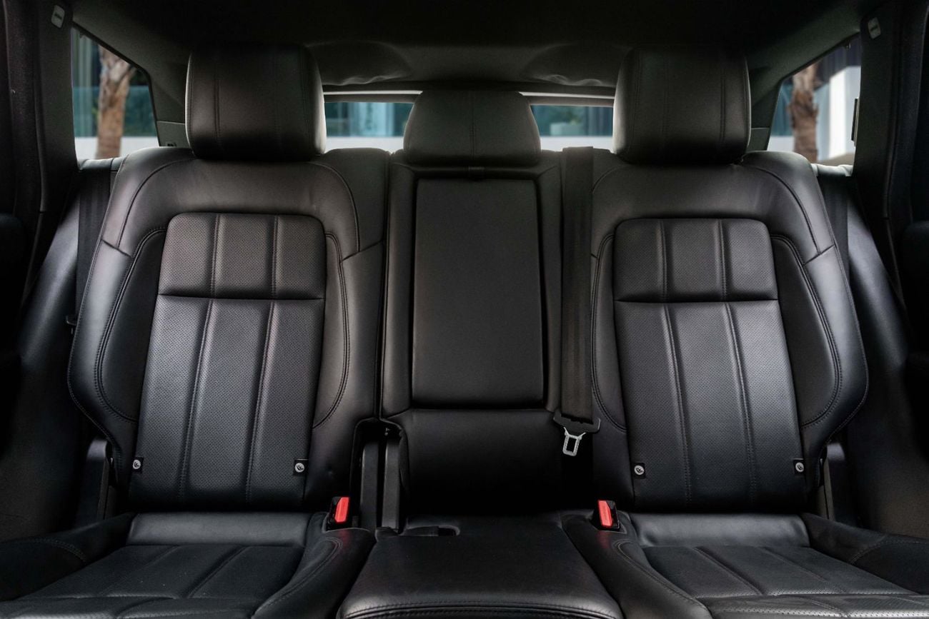 لاند روفر رينج روفر سبورت HSE Range Rover Sport HSE | 2,938 P.M | 0% Downpayment | 1 YEAR FREE WARRANTY