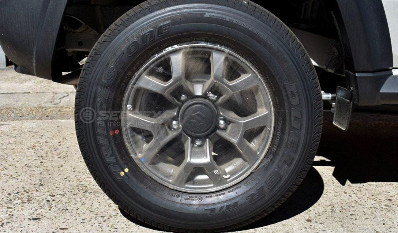 سوزوكي جيمني GLX . 1.5L . Petrol . 4WD . 4AT . 5 Seats . 5 Doors . Non-GCC موديل 2026. للتصدير