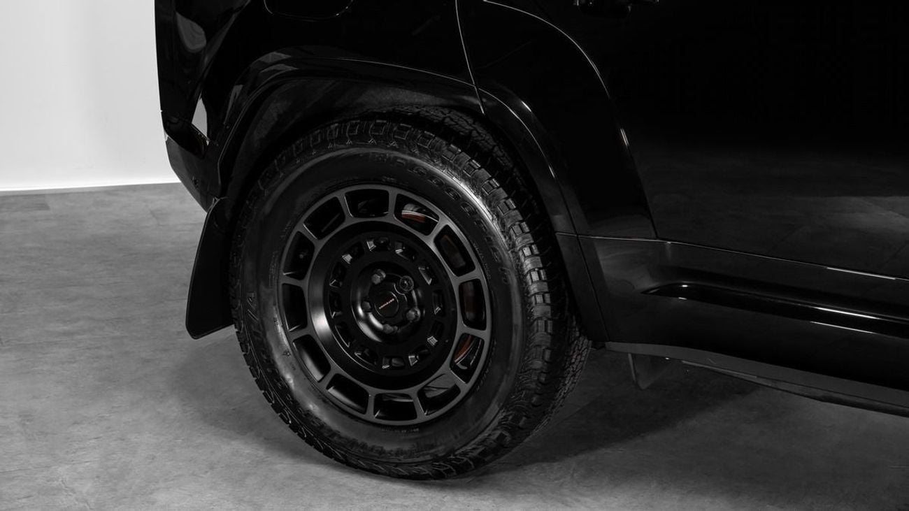 Land Rover Defender 110 OCTA P635 Black - 2026 - Canadian Specs