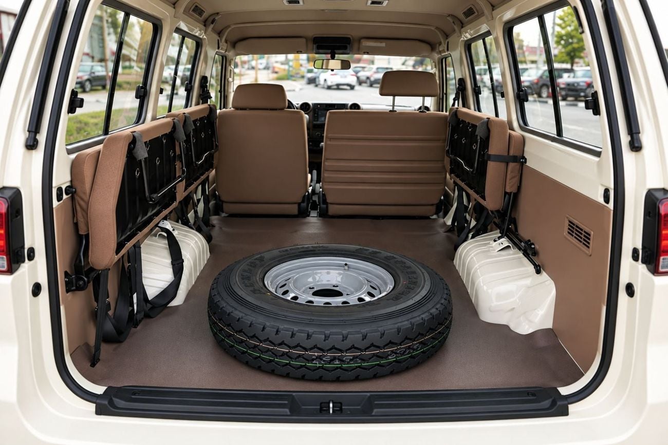 Toyota Land Cruiser 70 LC 78 HARDTOP 4.0L MT 2026 Toyota Land Cruiser 70 Series (GRJ78) 4.0L V6 4WD