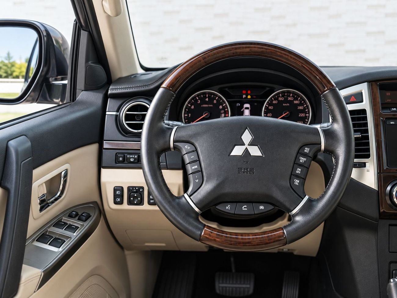 Mitsubishi Pajero GLS H/L ROCKFORD
