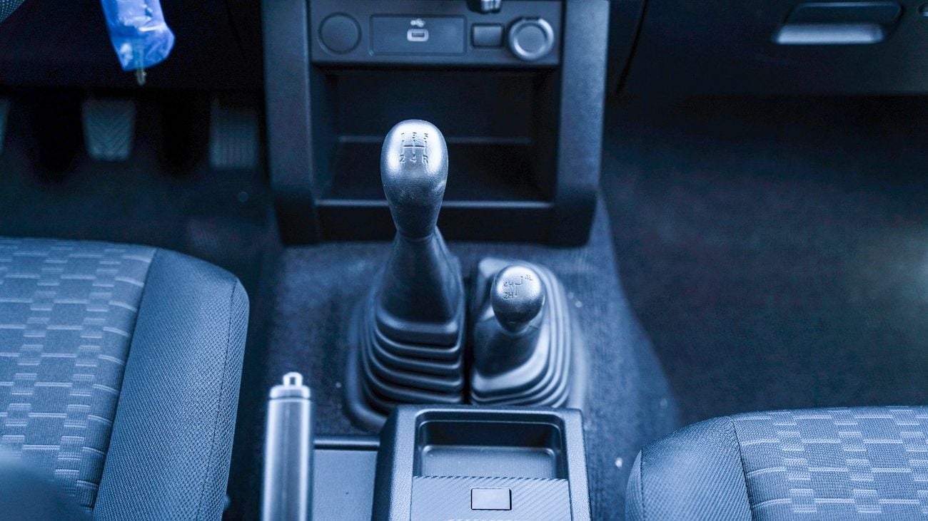 ميتسوبيشي L200 GLX جديد تمامًا – محرك بنزين سعة 2.4 لتر، دفع رباعي، ناقل حركة يدوي – D25 – 2027 – للتصدير فقط