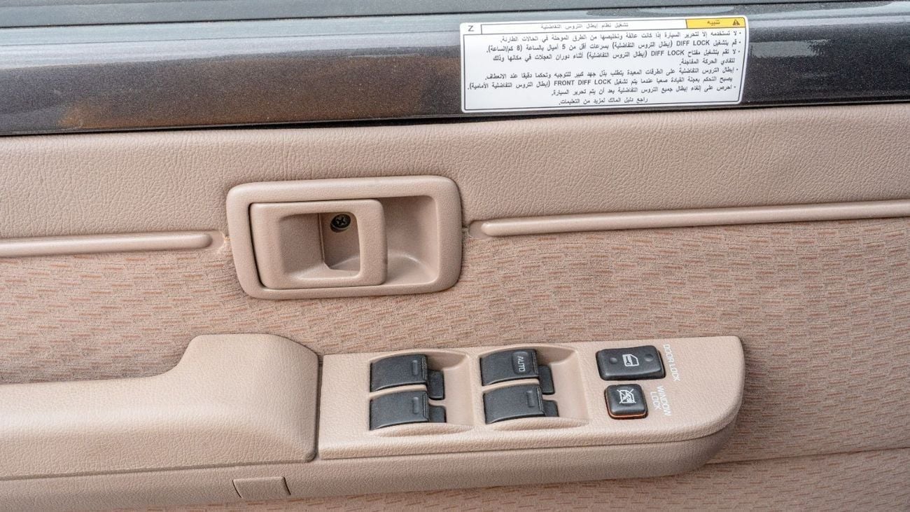 Toyota Land Cruiser 70 LC76 HT VXR Toyota Land Cruiser 4.0L MT Petrol (Grey-Brown) Basic