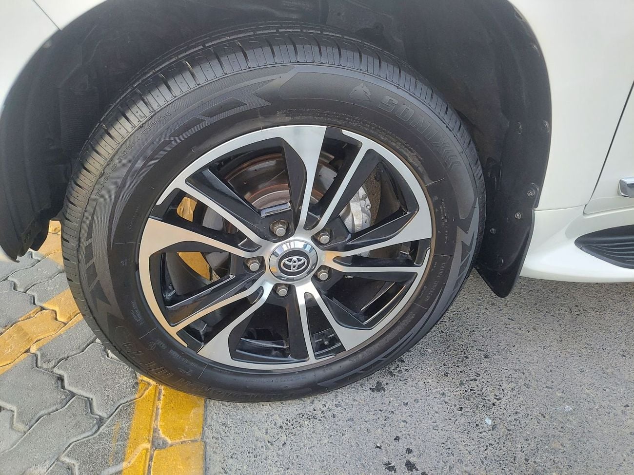 تويوتا لاند كروزر VXR