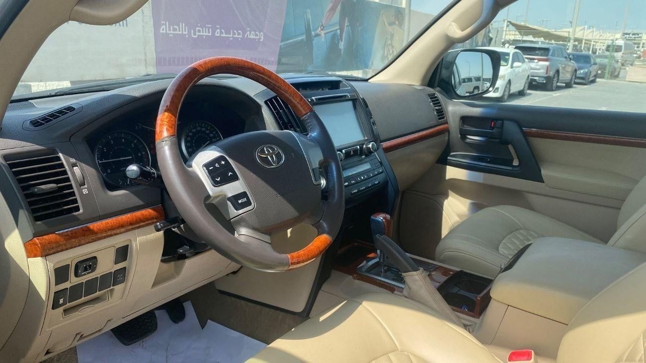 تويوتا لاند كروزر GXR