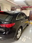 Infiniti QX70