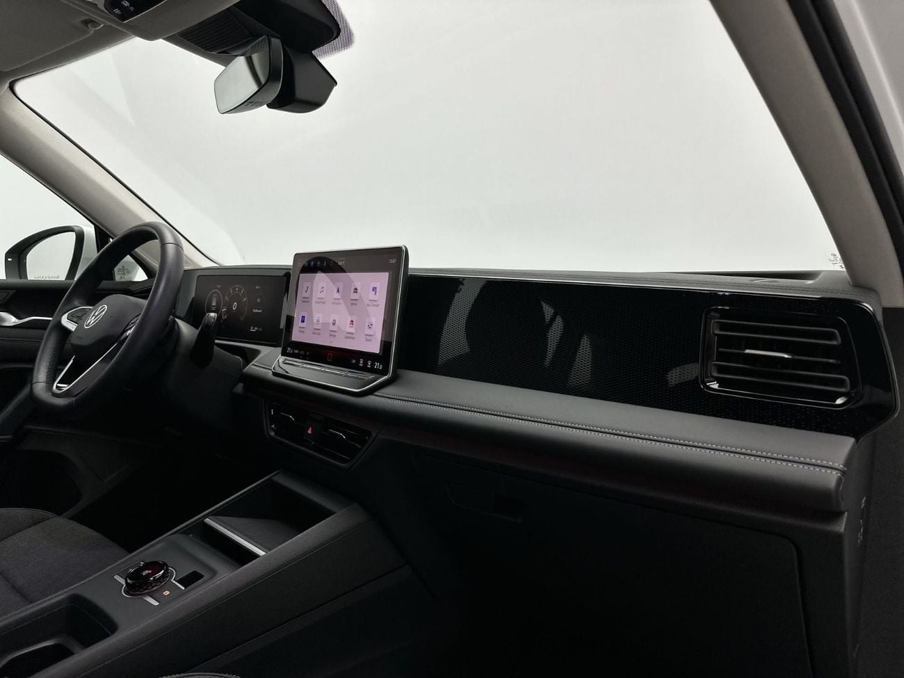 Volkswagen Tiguan LIFE Tiguan Life 1.4L | Contemporary Design | Advanced Tech | Refined Cabin | Everyday Comfort | GCC