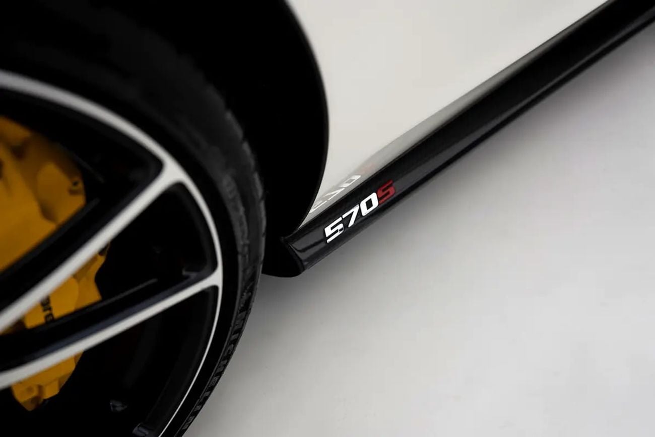 مكلارين 570S ستاندارد GCC SPECS | VISIBLE CARBON FIBRE | 31,109 KM