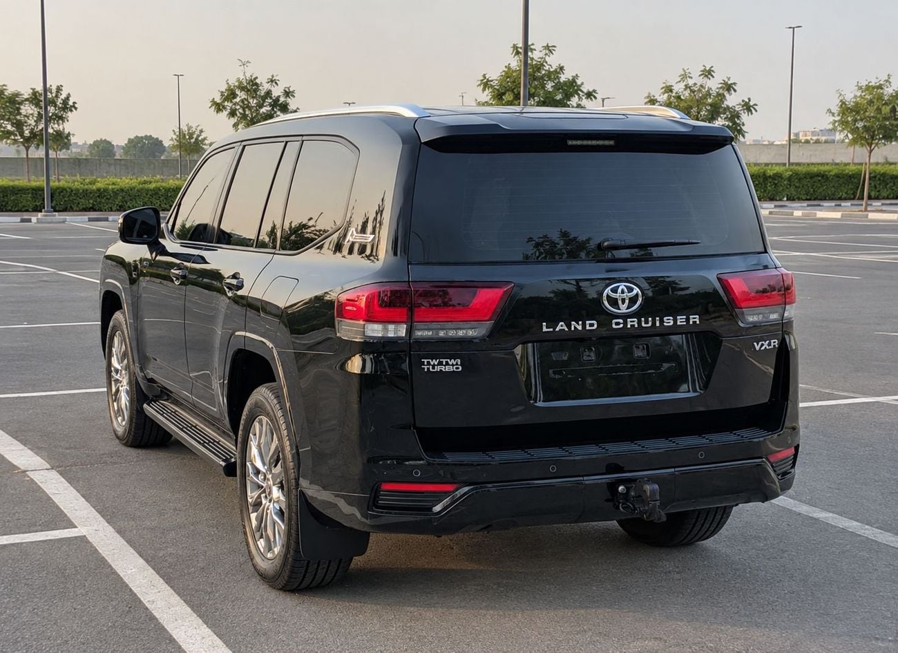 Toyota Land Cruiser VXR 2022MODEL 3.3L twin turbo v6 Diesel engine Colour Black Transmission Automatic Interior Black push s