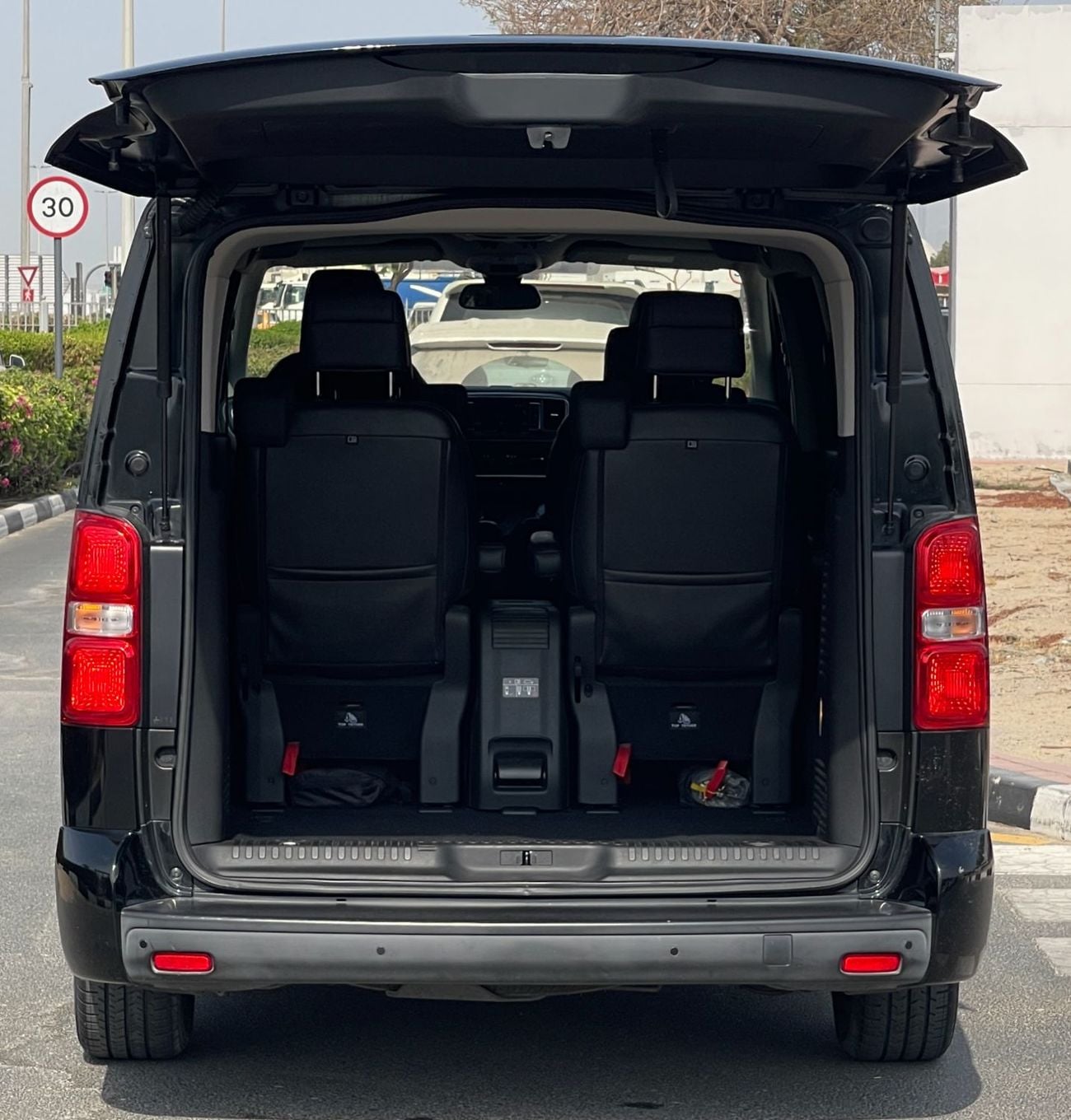 بيجو ترافلر AUTOMATIC DOOR, LEATHER INTERIOR-VIP