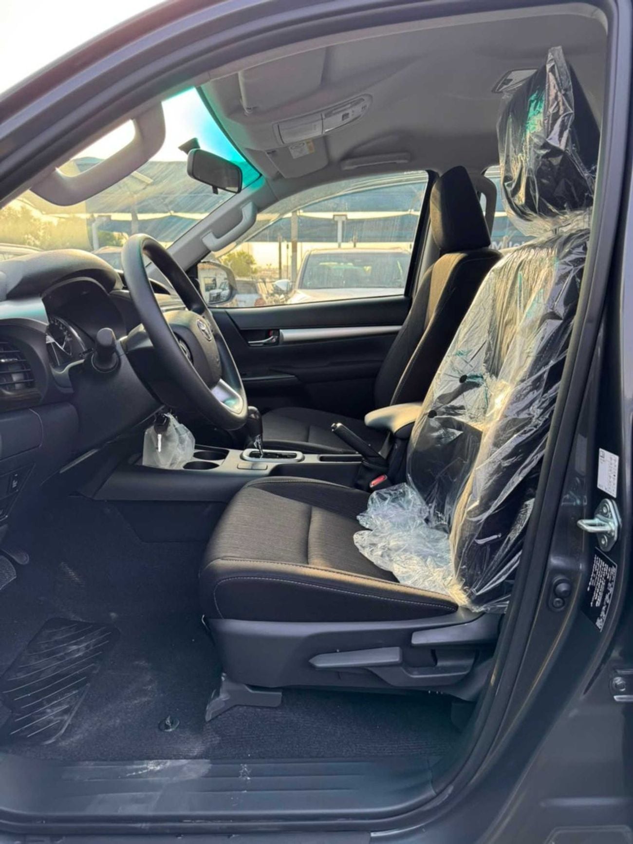 Toyota Hilux SR5 DOUBLE CABIN || 2.8L V4 DIESEL || BLIND SPOT | (CODE # HDAH1)