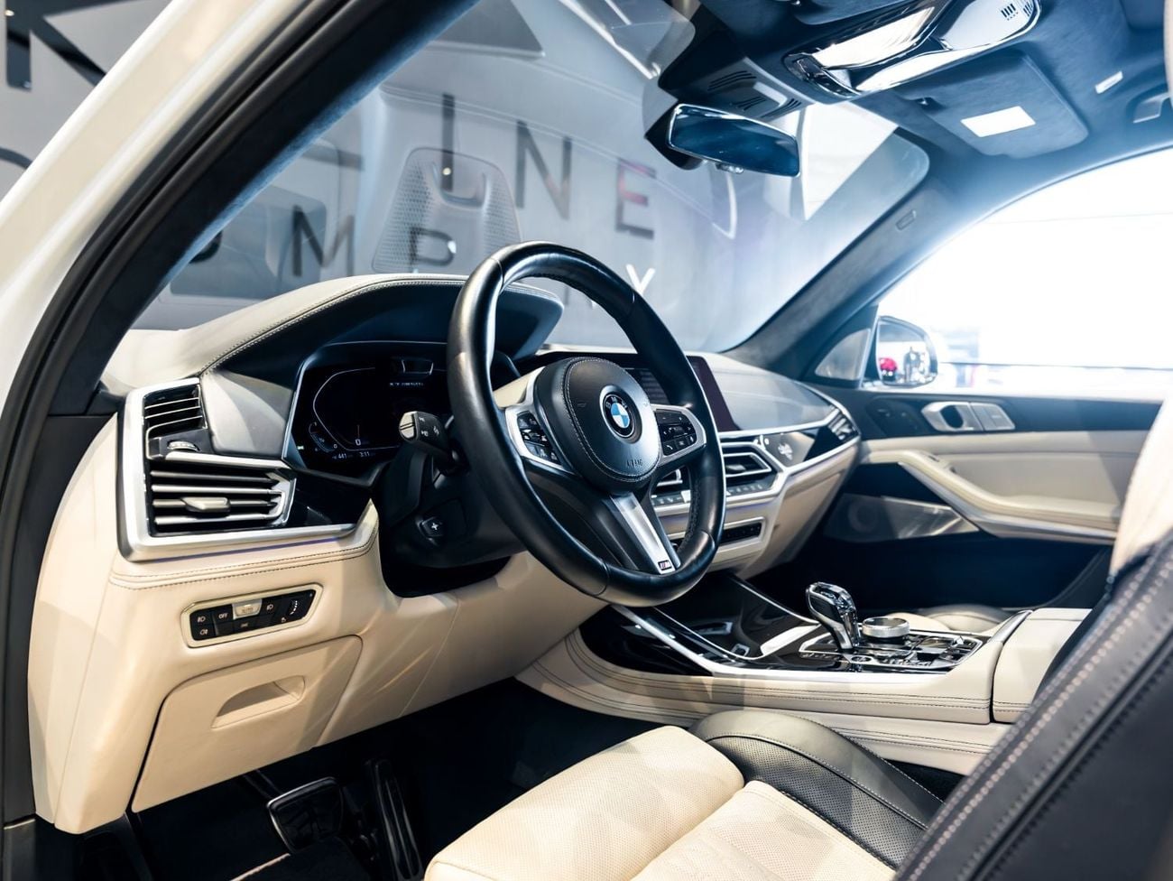 BMW X7 M50i 50 YEARS UAE EDITION BUY NOW, PAY 2027 | THE BLACKLINE STANDARD | August 2027 Warranty + Service, GCC, Low KMs