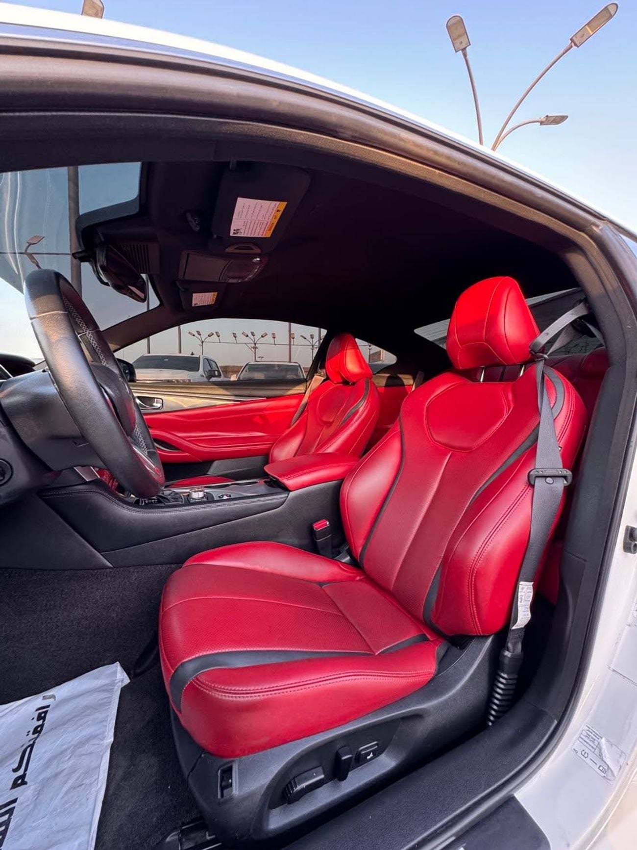 Infiniti Q60 LUXE