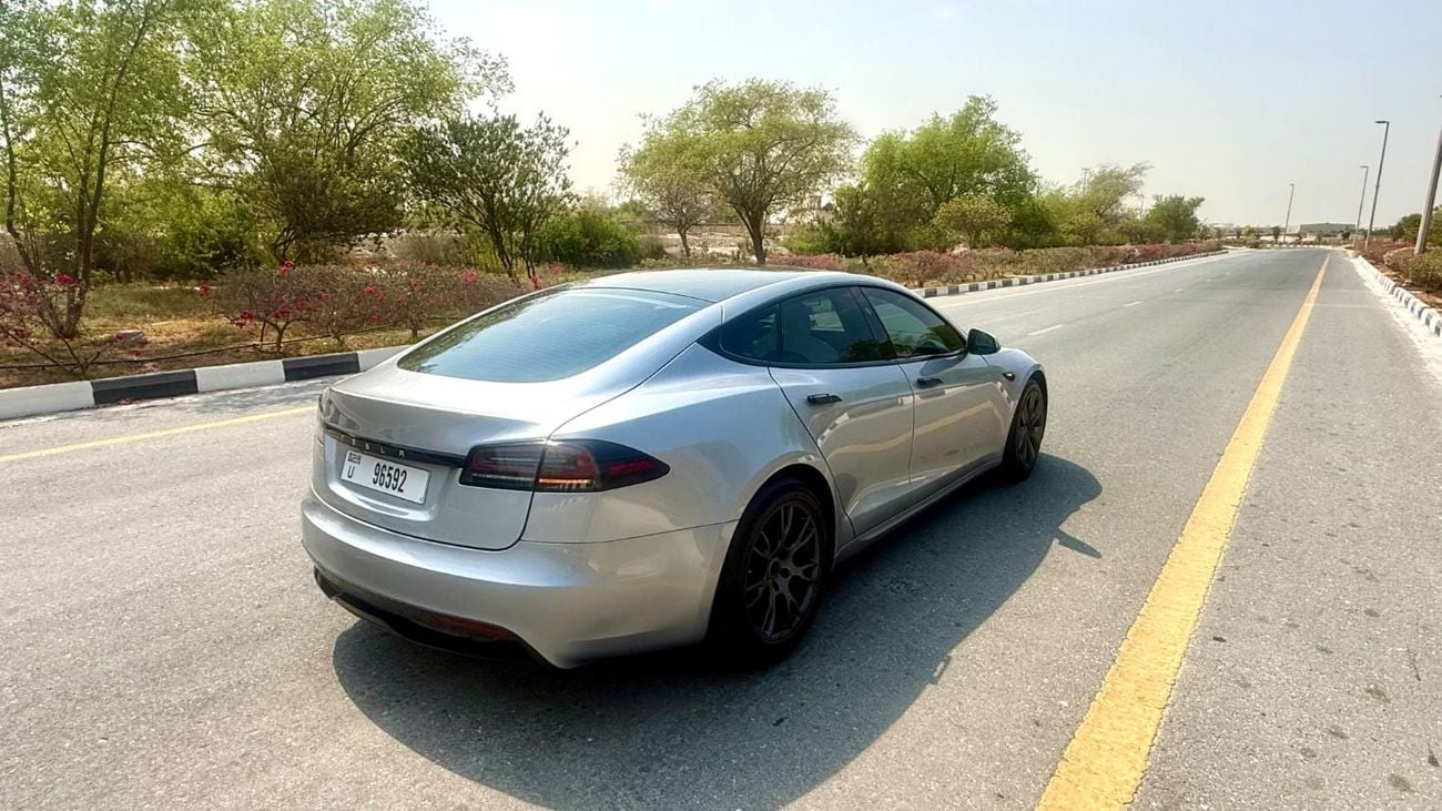 Tesla Model S LONG RANGE