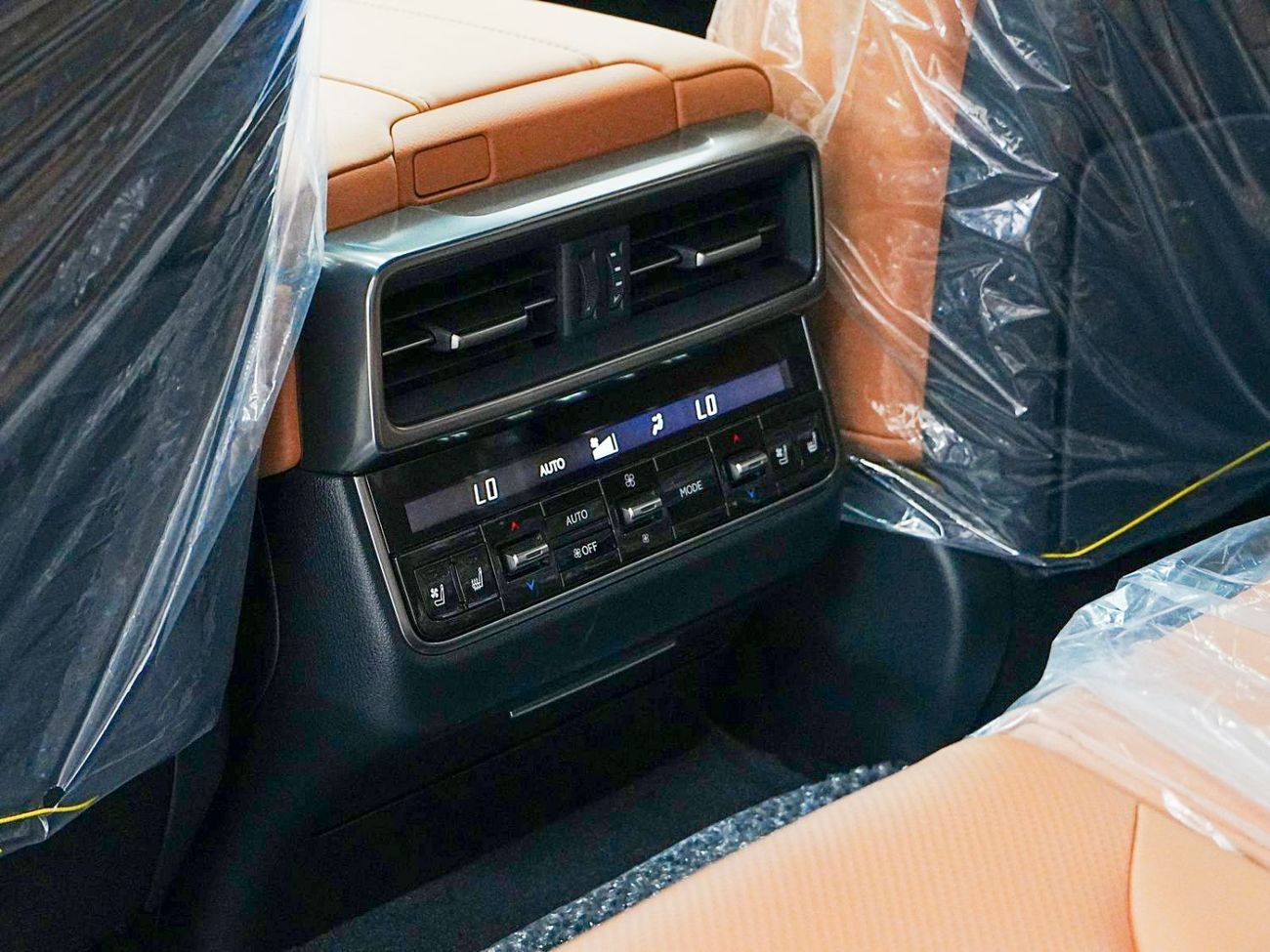 لكزس LX 600 SIGNATURE