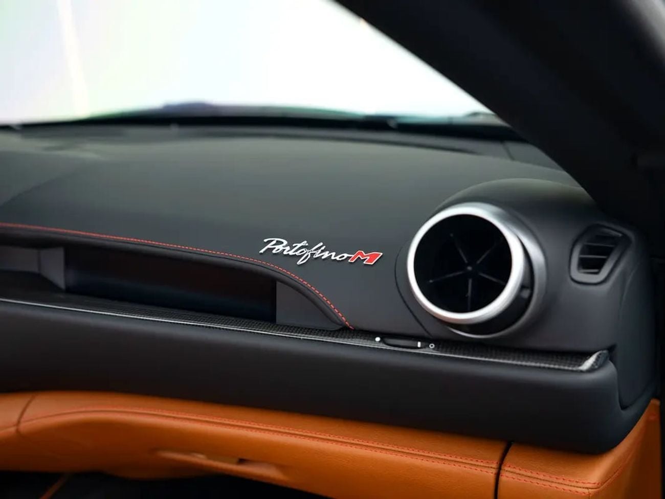 فيراري بورتوفينو M ستاندارد CARBON-FIBRE STEERING WHEEL WITH LEDs | ONLY 13,197 KM | TAN LEATHER INTERIOR