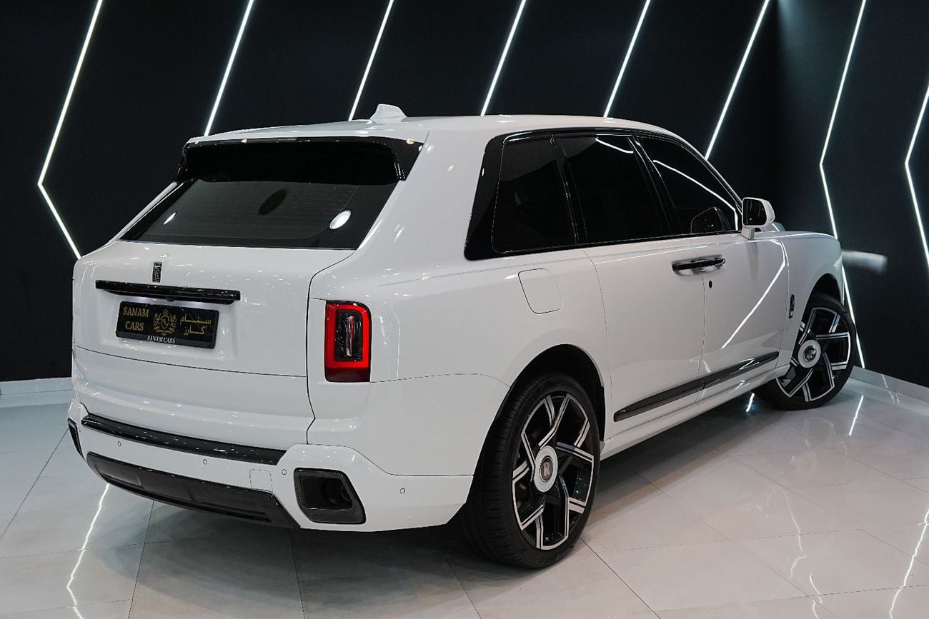 Rolls Royce Cullinan BLACK BADGE Executive Rear Seats, Rear Screens, Bespoke Audio, Dealer Warr + Serv!!