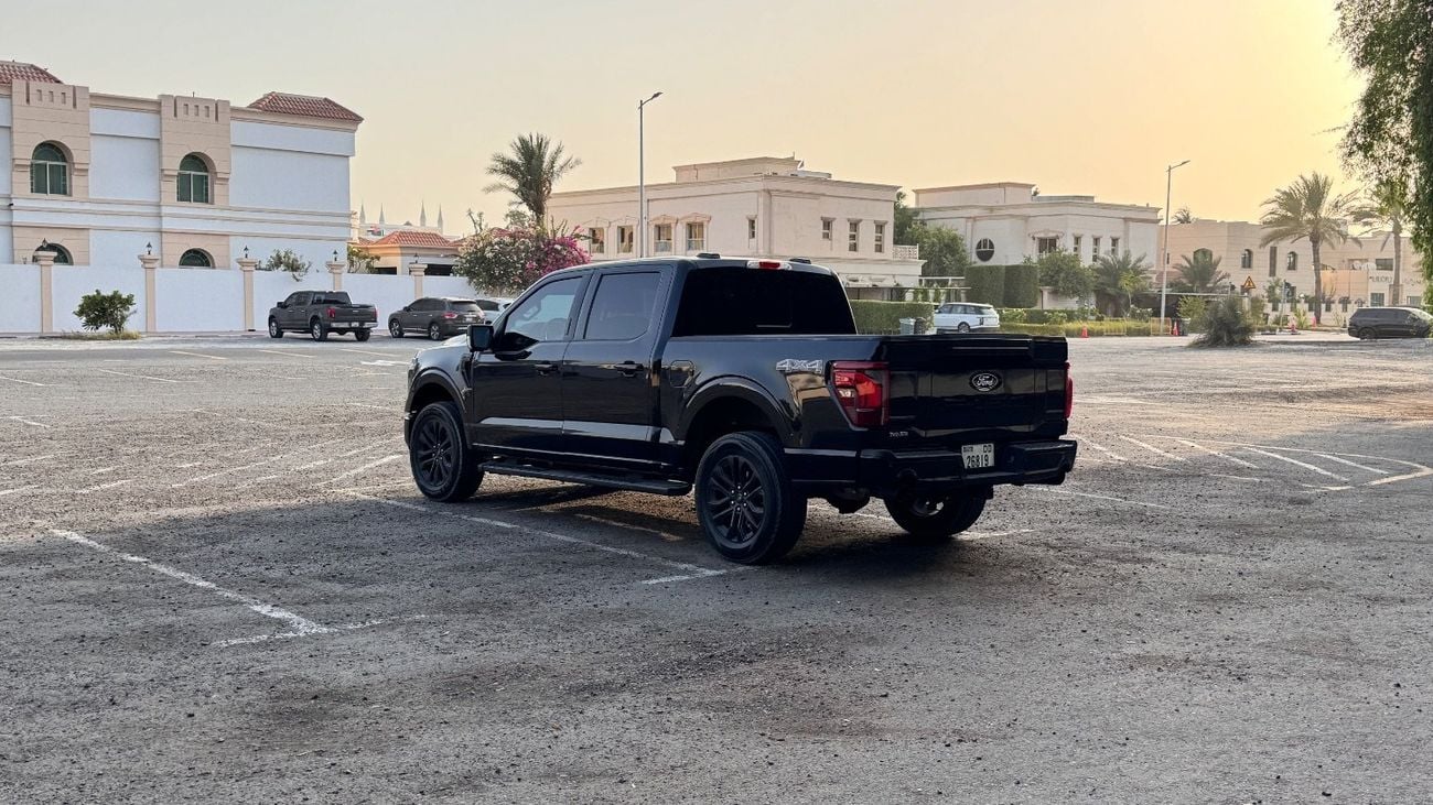 Ford F-150 LARIAT CREW CAB