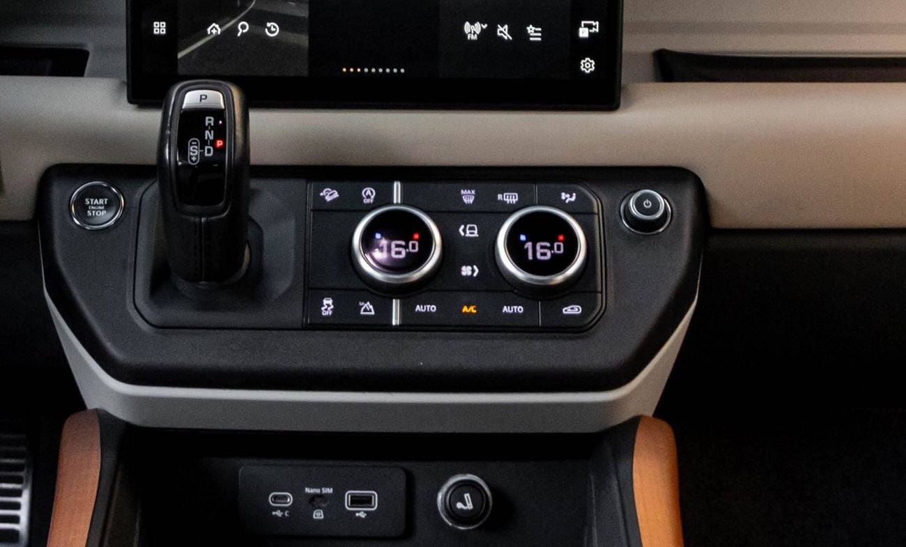 Land Rover Defender 90 X-Dynamic Defender 90 X-Dynamic SE P300 | 4,309 P.M | 0% Downpayment | WARRANTY