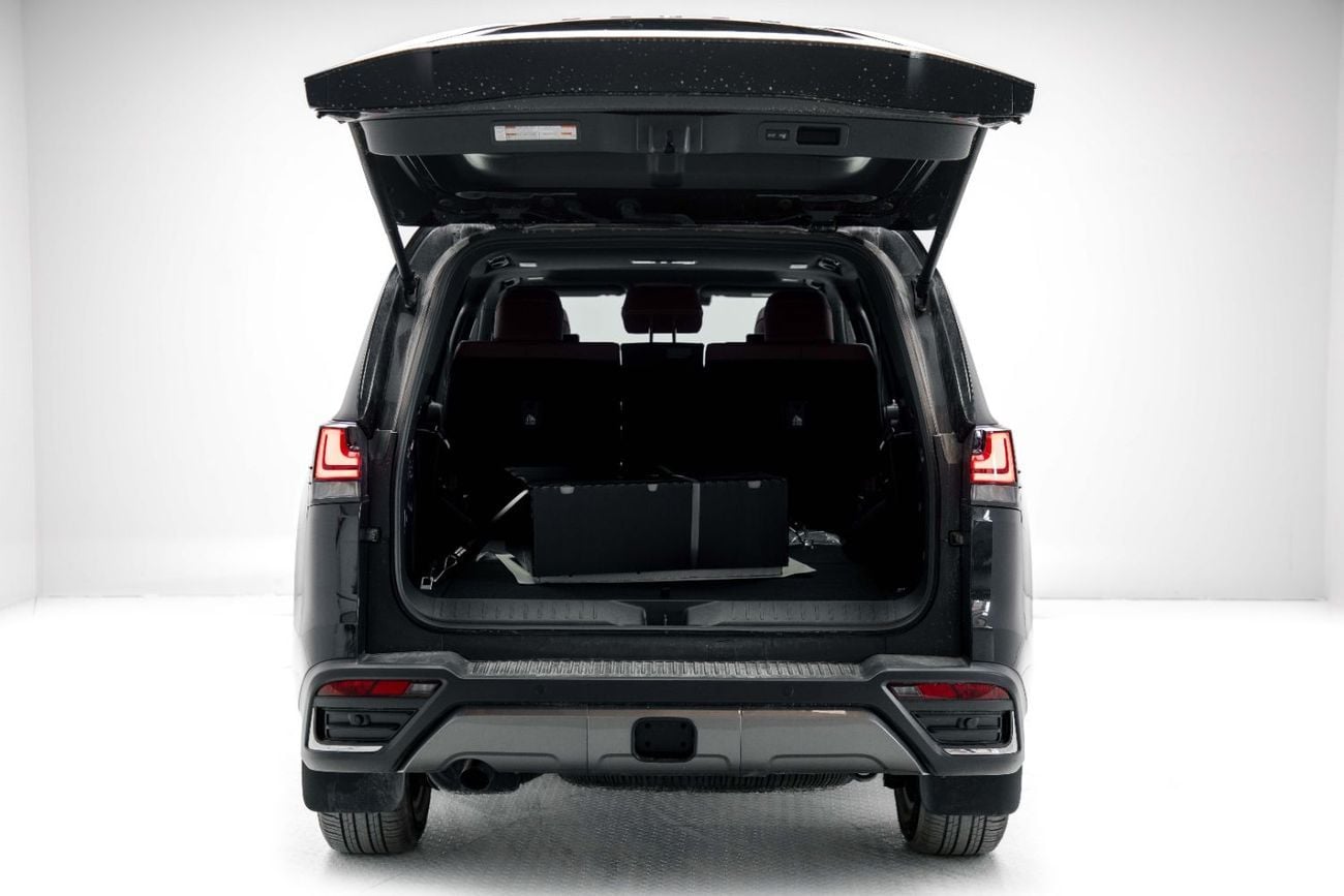 لكزس LX 500 D 3.3L - Graphite Black Inside Crimson | Export Only