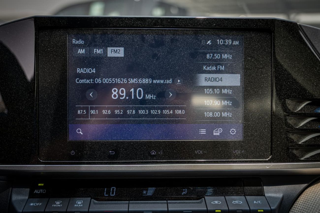Toyota Camry E HEV 2.5L Automatic 2025