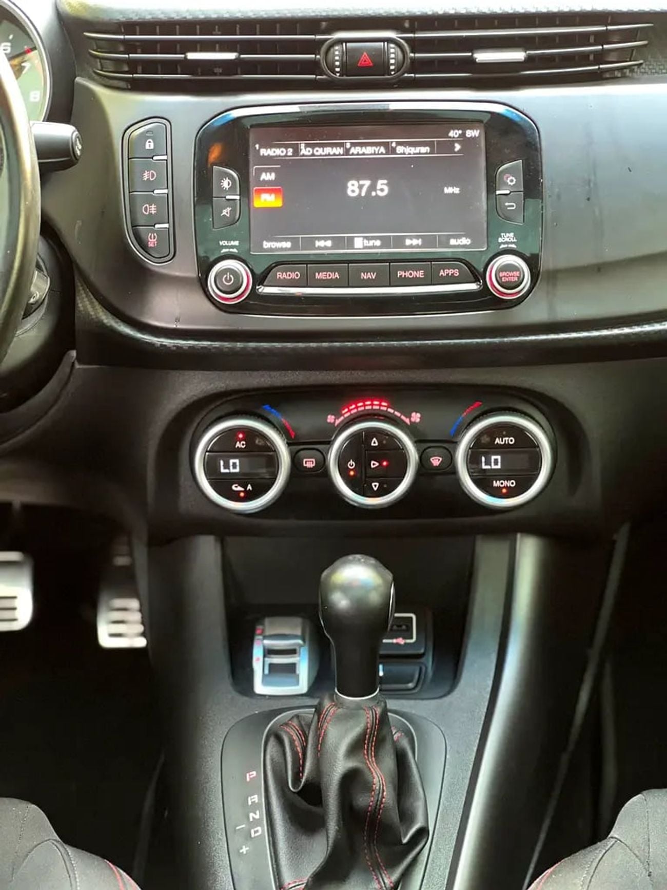 ألفا روميو جوليتا Stunning Mid Option | GCC Specs | Well Maintained