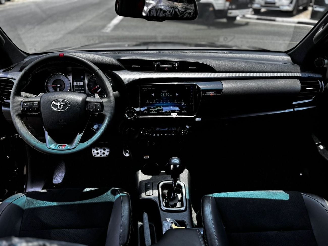 تويوتا هيلوكس GR SPORT 2.8L