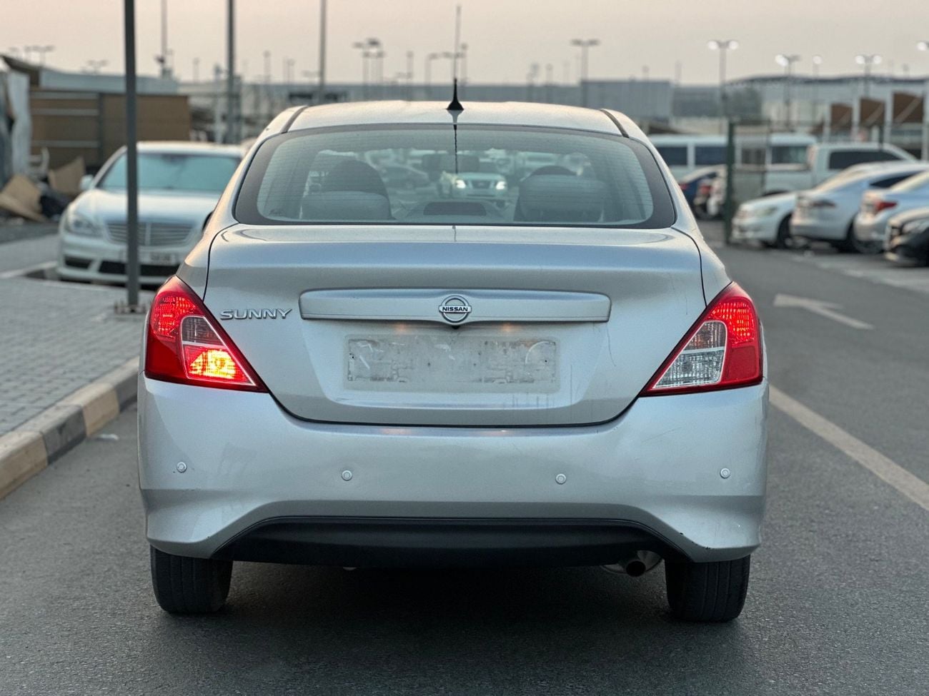 Nissan Sunny SV