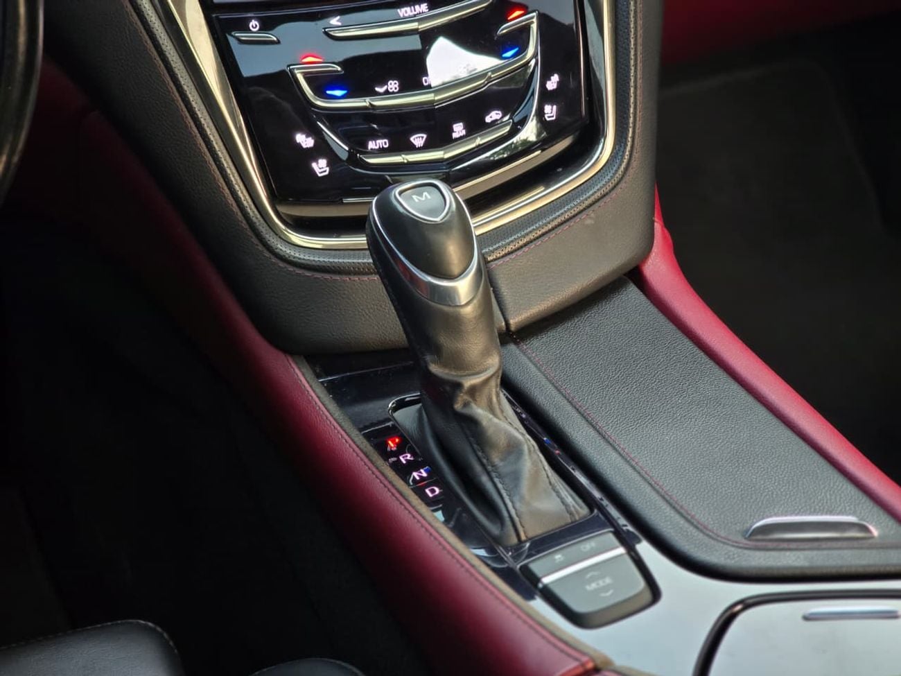 كاديلاك CTS PREMIUM LUXURY كاديلاك CT5 موديل 2019، مواصفات خليجية فاخرة // حالة ممتازة // مالك واحد