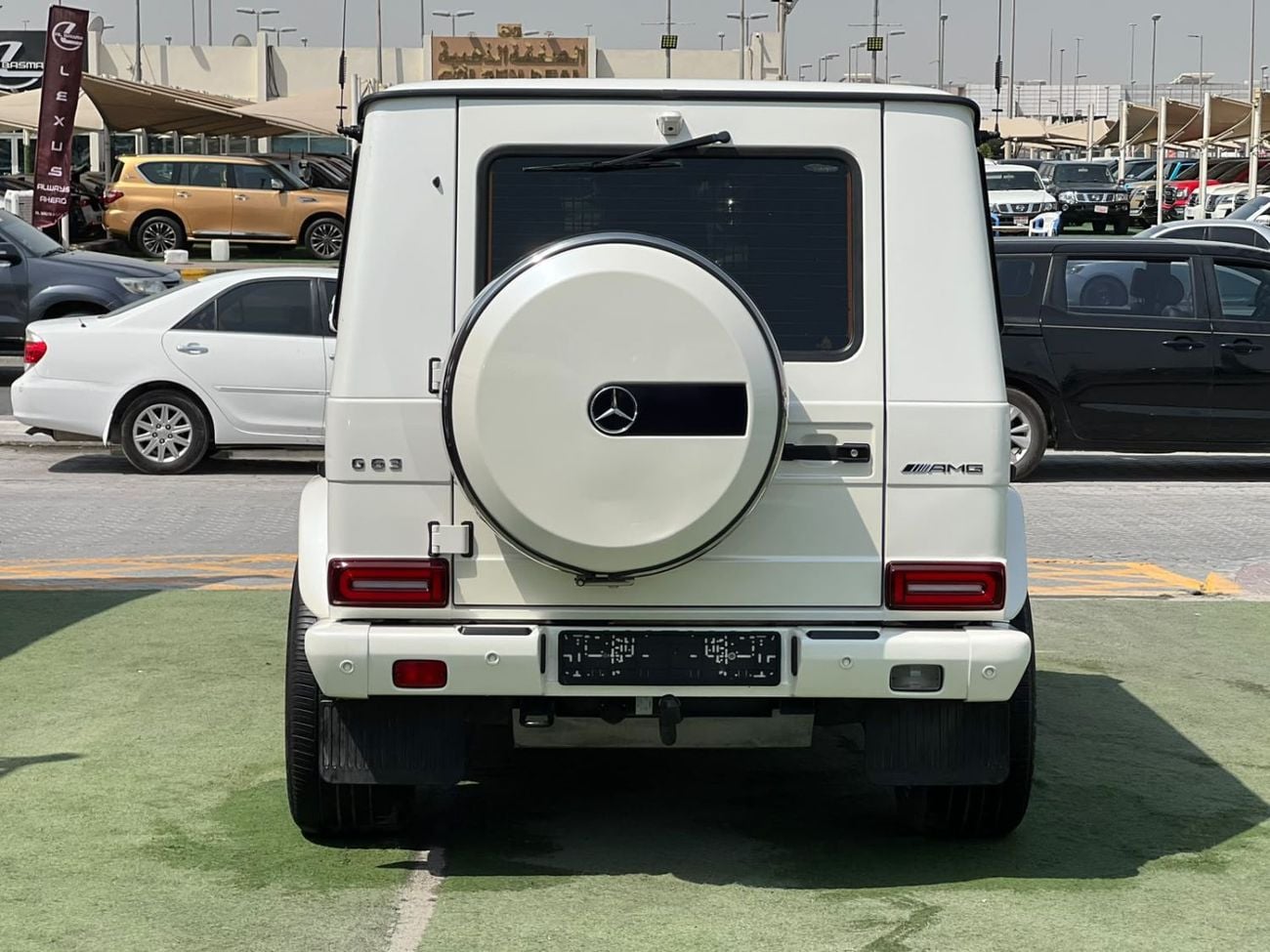 مرسيدس بنز G 63 AMG ستاندارد مرسيدس بنز G63 موديل 2014. محرك 5.5 لتر/V8.